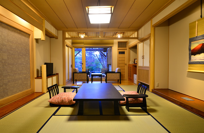 Japanese style room with an open-air bath