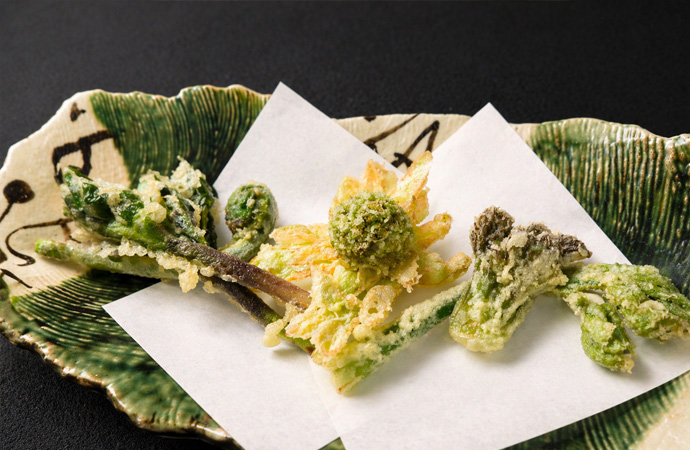 山菜の天麩羅盛り合わせ