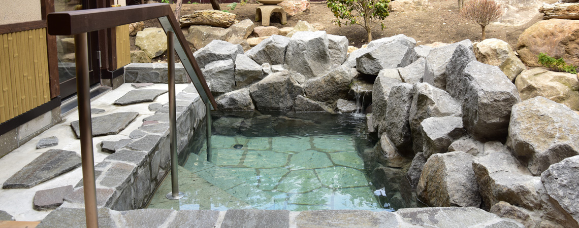 Japanese-western style room with an open-air bath